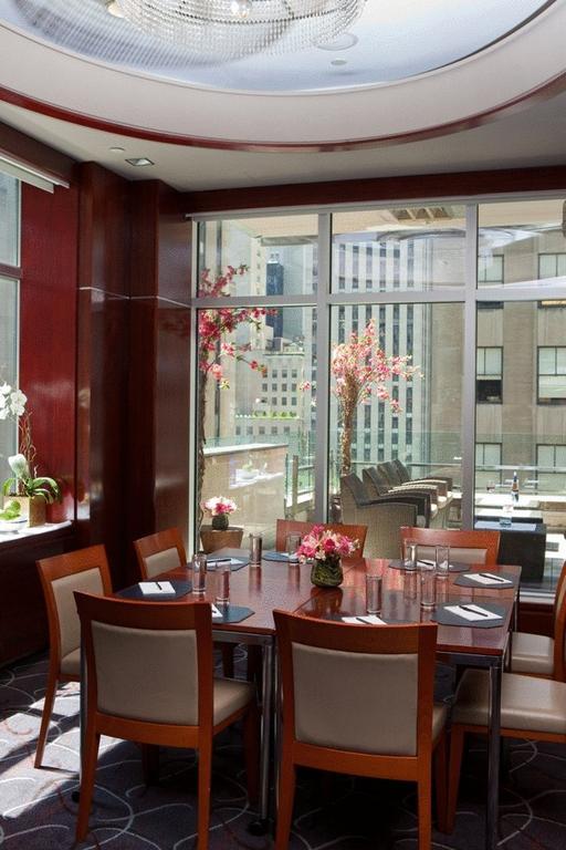 Manhattan Centre Hotel 4*